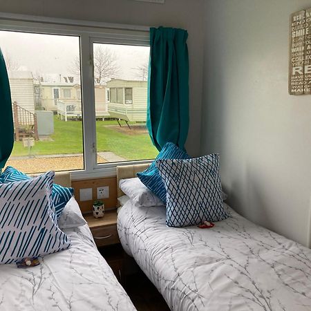 Pet Friendly Holiday Home On Golden Palm Skegness Exterior foto