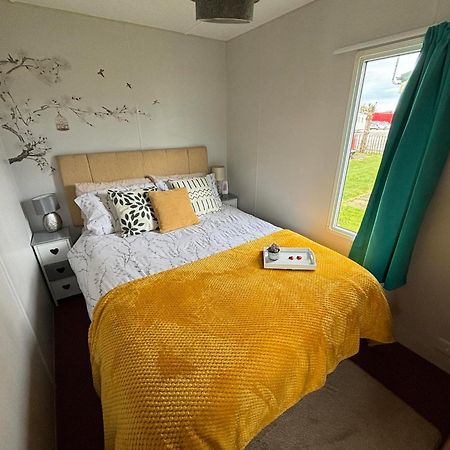 Pet Friendly Holiday Home On Golden Palm Skegness Exterior foto