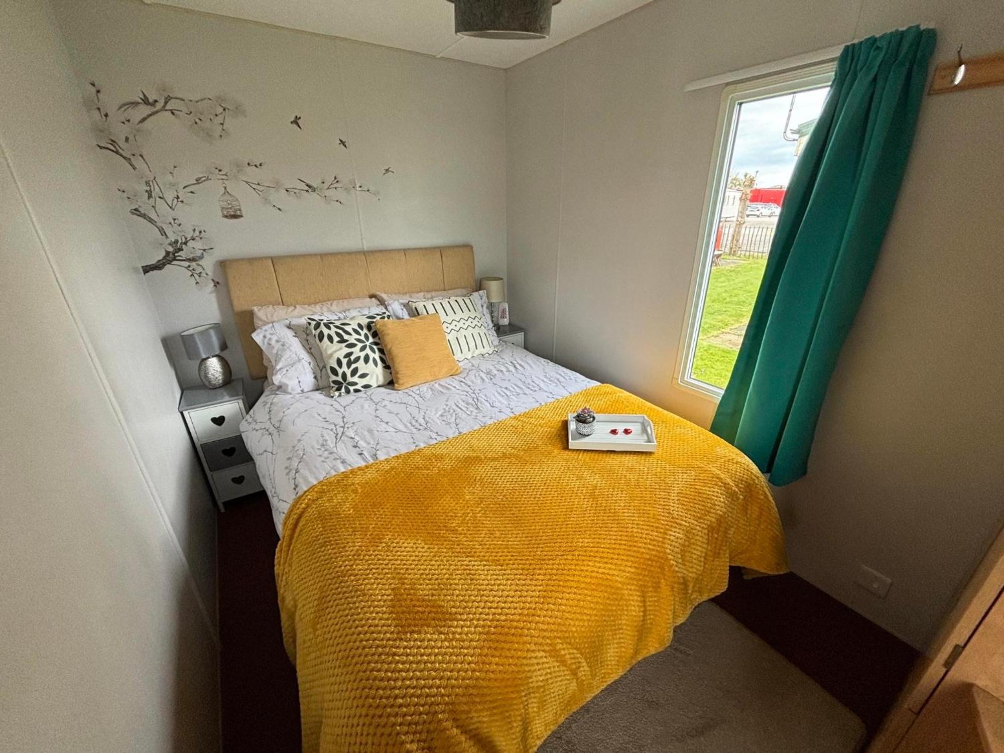 Pet Friendly Holiday Home On Golden Palm Skegness Exterior foto