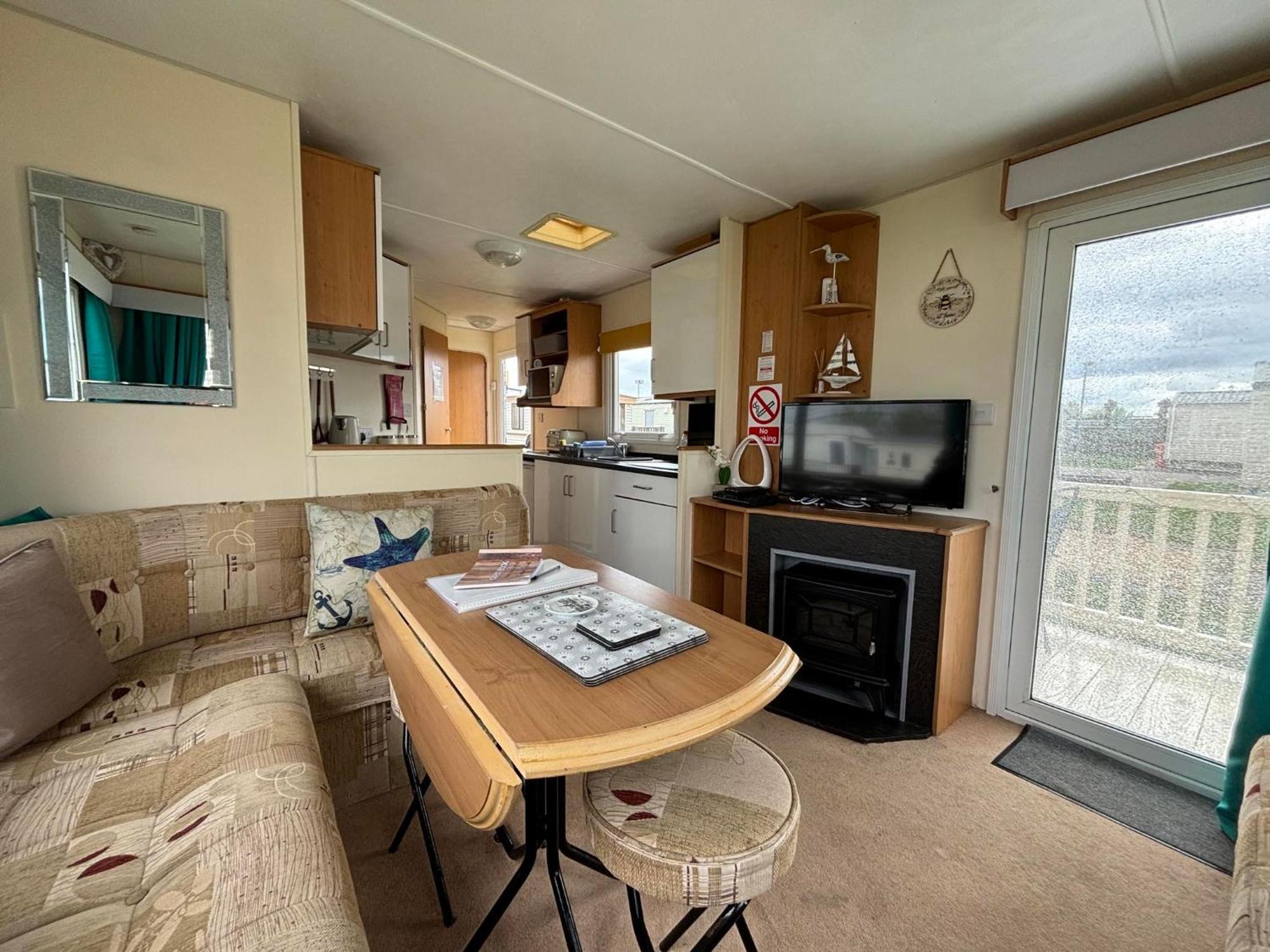 Pet Friendly Holiday Home On Golden Palm Skegness Exterior foto