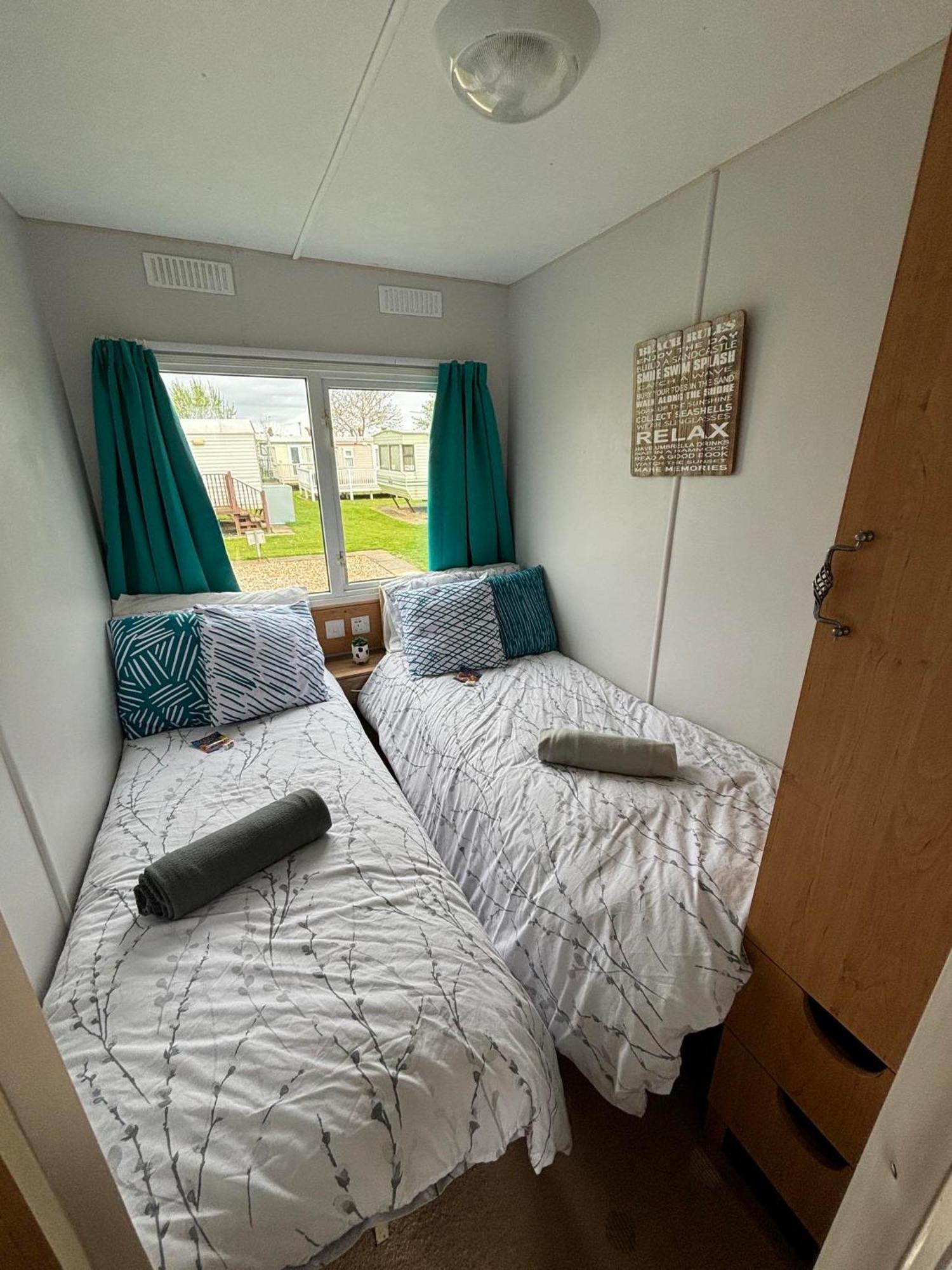 Pet Friendly Holiday Home On Golden Palm Skegness Exterior foto